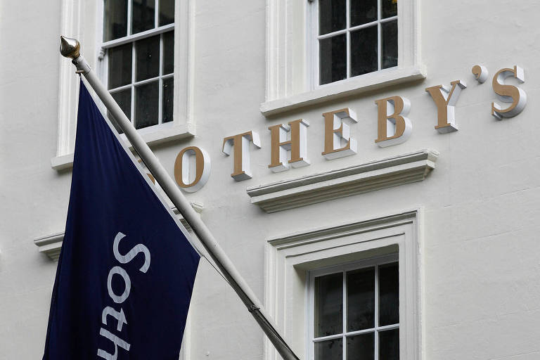 Fachada da casa de leilão Sotheby's em Londres