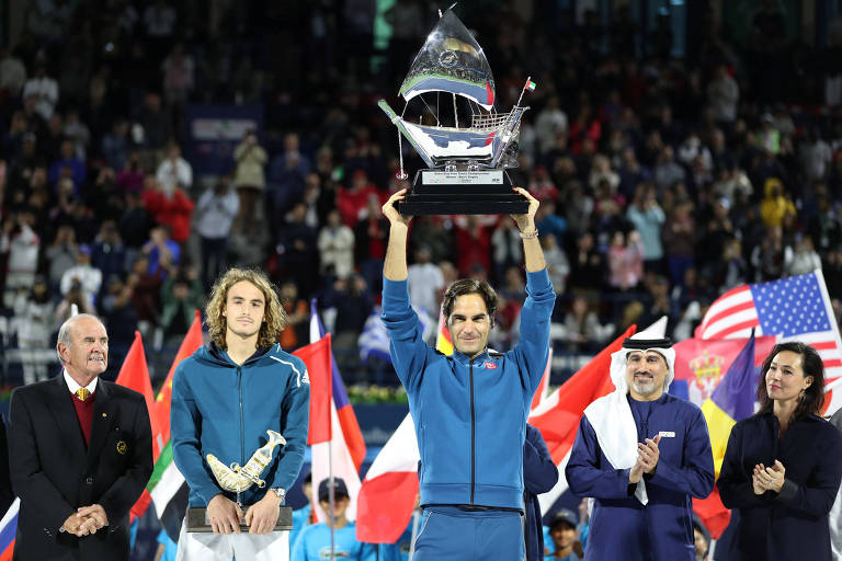 Federer, novo número 1 mundial, é campeão em Roterdã