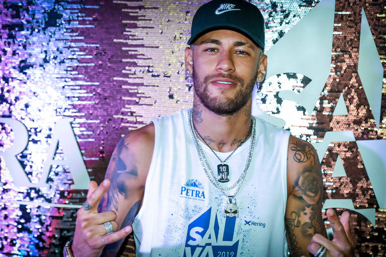 Neymar aproveita o Carnaval de Salvador