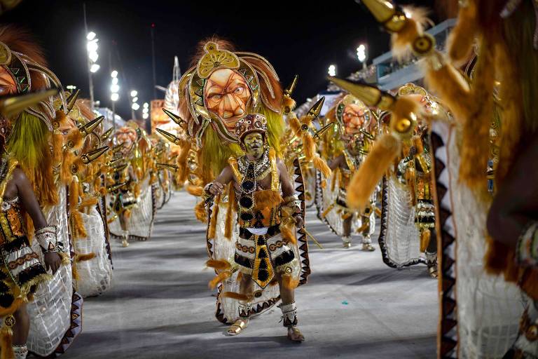 Desfile Da Beija Flor De Nilópolis 06 04 2019 Cotidiano