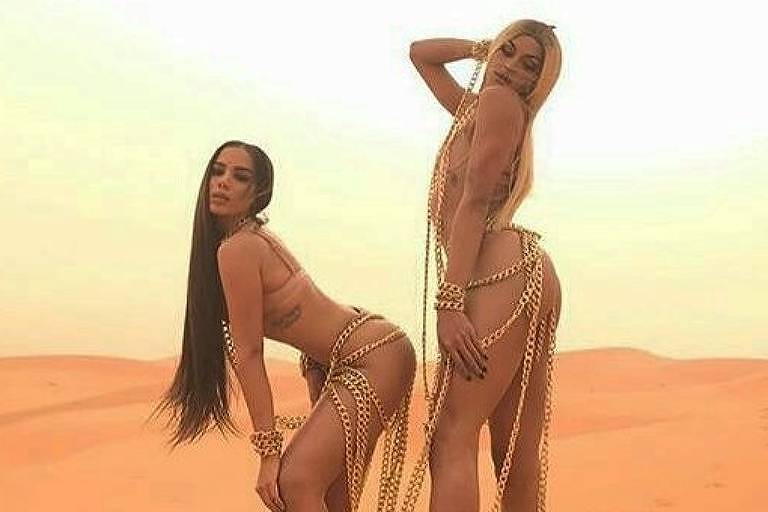 As cantoras Anitta e Pabllo Vittar no clipe de "Sua Cara"