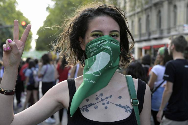 Manifestante participa de ato no Dia da Mulher em Buenos Aires 
