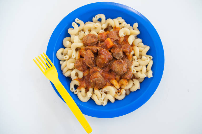 Macarrão com moela servido até meados de 2018 na merenda das escolas estaduais de SP