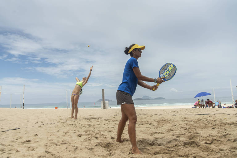 Beach tennis vira esporte da vez em cidades sem praia - Vogue