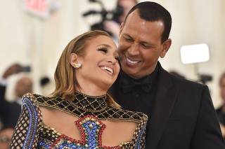 It's official! Jennifer Lopez, A-Rod are engaged