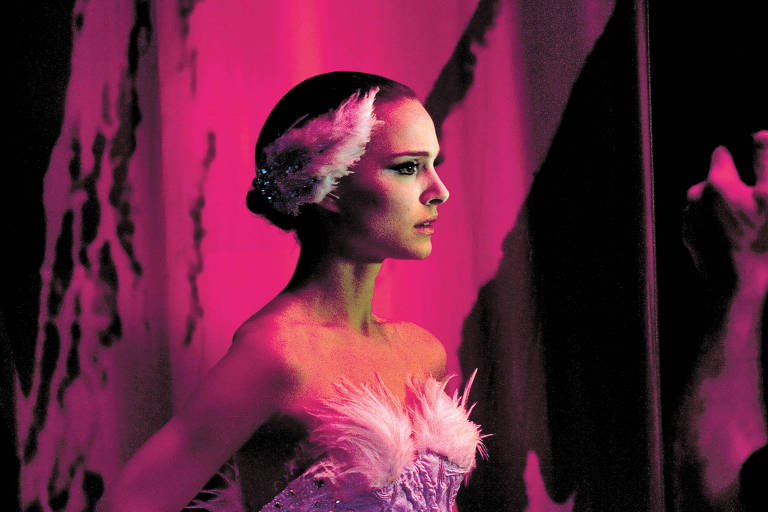 A atriz Natalie Portman em cena de "Cisne Negro", dirigido por Darren Aronofsky