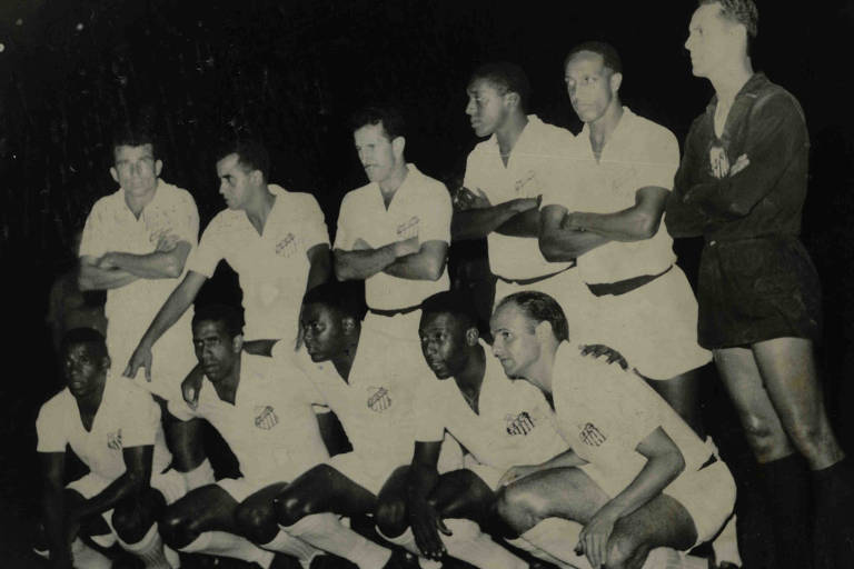 Em jogo da Libertadores de 1965, Dorval é o primeiro agachado da esq. para a dir. Ao lado dele, Mengálvio, Coutinho, Pelé e Pepe