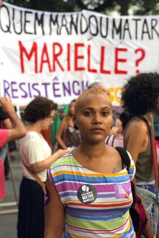 A  terapeuta holística Josi Oliveira, 31, em ato que marca um ano da morte de Marielle