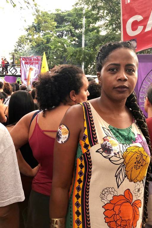 A assistente social Sheila Marcolino, 38, em manifesto que marca um ano da morte de Marielle