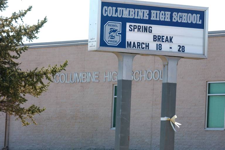 Massacre de Columbine – Wikipédia, a enciclopédia livre