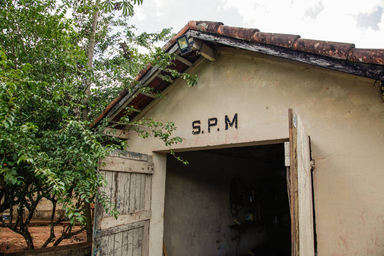 Detalhes do complexo da estação ferroviária Águas Virtuosas, no município de Altinópolis, em SP