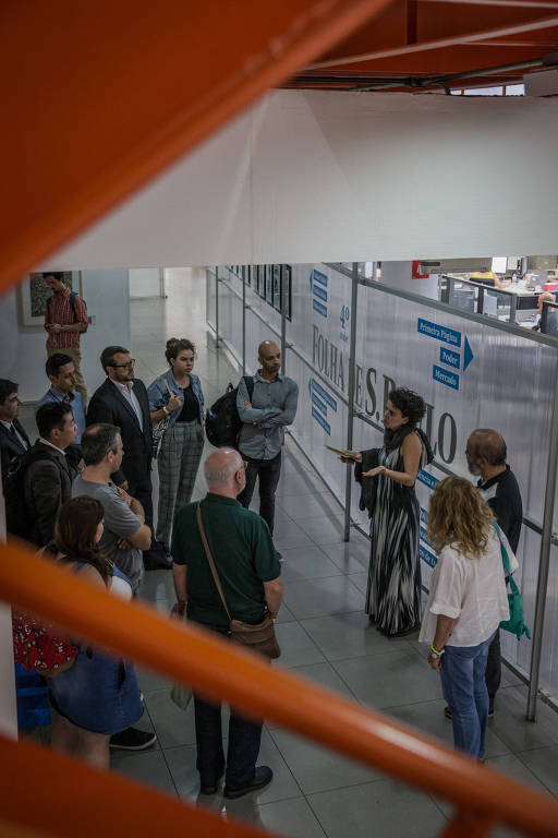 Pela segunda vez, a Folha recebe um grupo de leitores fiéis para evento no auditório e redação