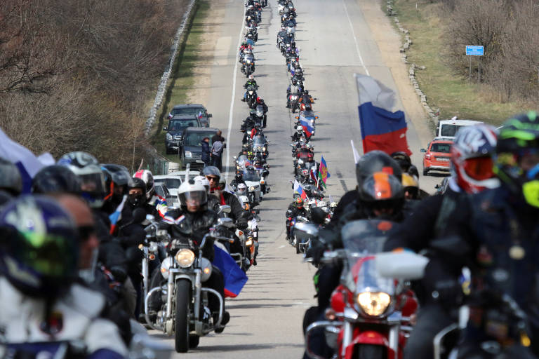  Motoqueiros fazem carreata em Sebastopol para comemorar os cinco anos da anexação da Crimeia pela Rússia 