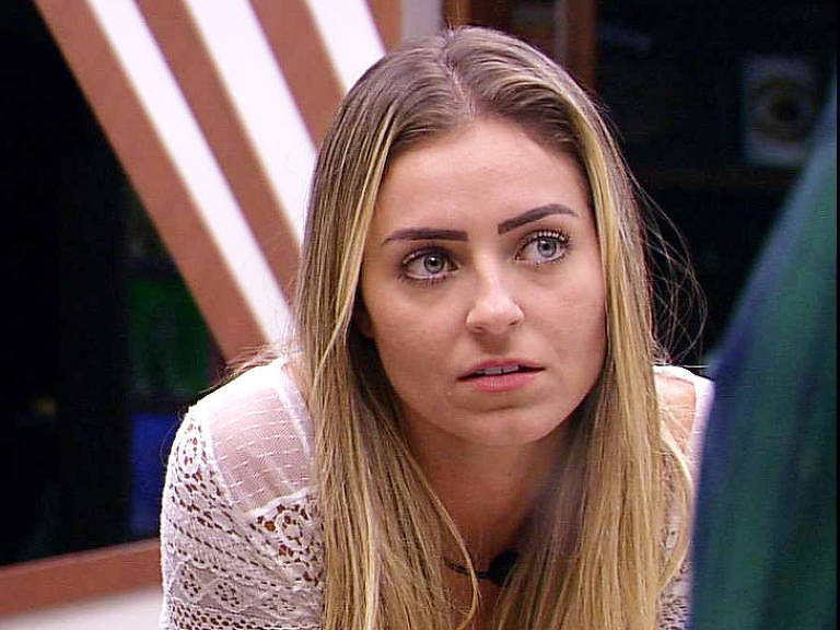 Depois da formação do paredão, Paula diz que vai dar em cima de Alan