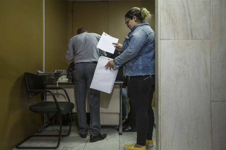 Assessores fazem fila na Assembleia para protocolar pedidos de CPI desde sexta (15)