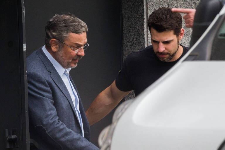 Em 26 de setembro de 2015, na Operação Omertá (35ª fase), é preso o ex-ministro Antonio Palocci. Mais tarde ele também firmaria acordo de delação premiada, citando os ex-presidentes Lula e Dilma Rousseff em seus depoimentos. A operação investigou indícios de relação criminosa entre o ex-ministro e a empreiteira Odebrecht