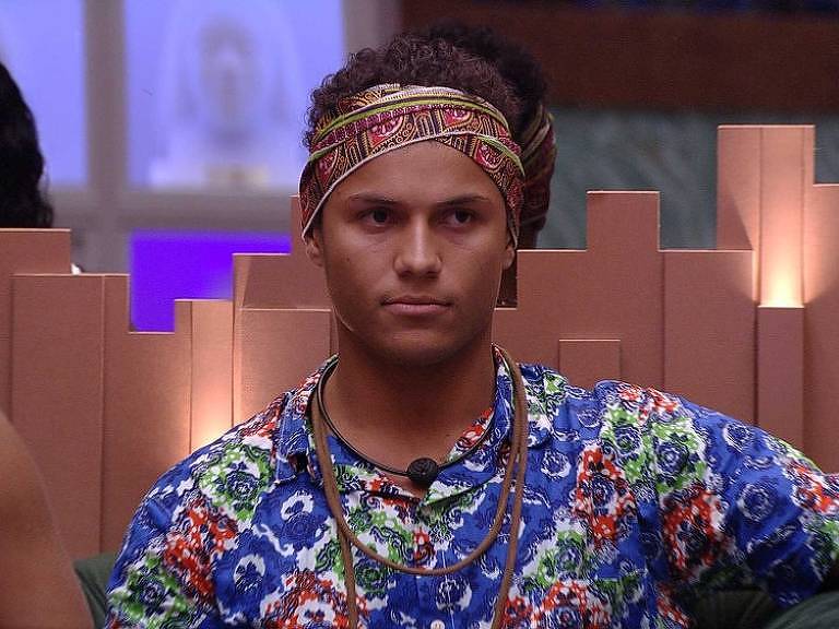 Danrley deixa a casa do BBB 19