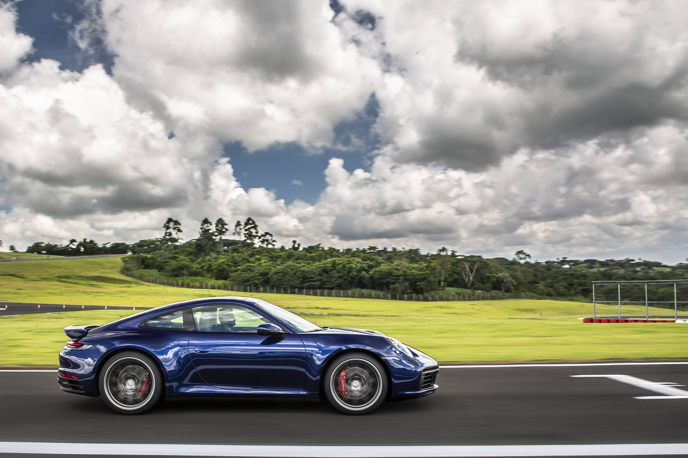 Carro de R$ 500 mil faz Porsche bater recorde de vendas no Brasil