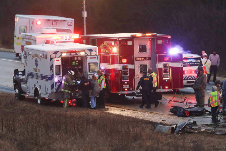 Equipes de socorro trabalho no acidente que matou Marlon Jackson, 23, no estado Delaware 