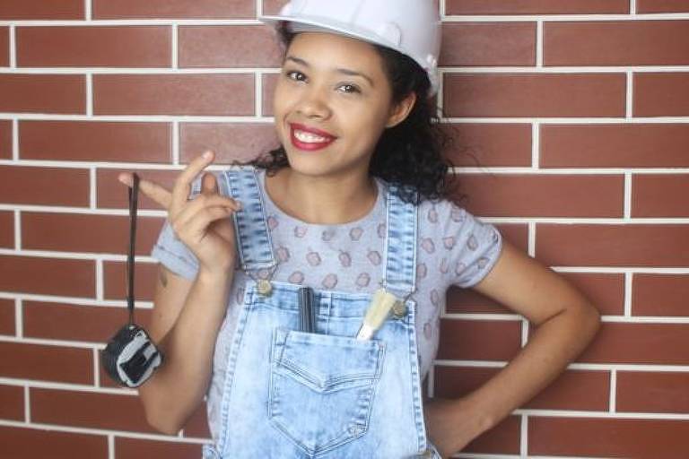 A mineira é a única brasileira a ensinar a como construir no YouTube