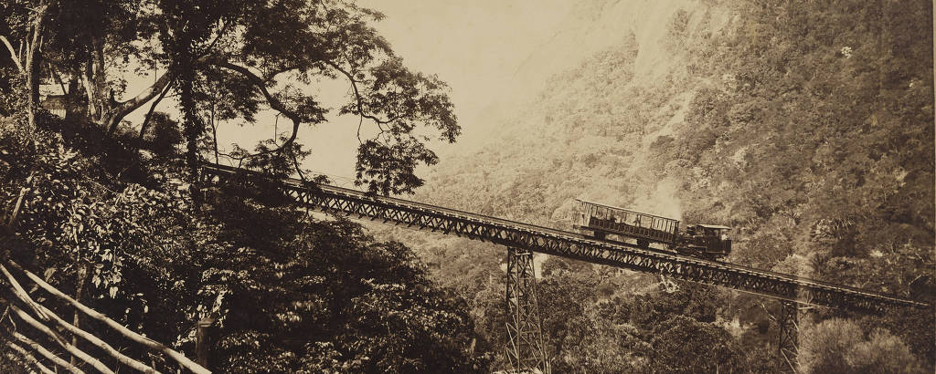 Ponte do Silvestre na estrada de ferro Corcovado Rio de Janeiro, c. 1884; foto está na mostra 