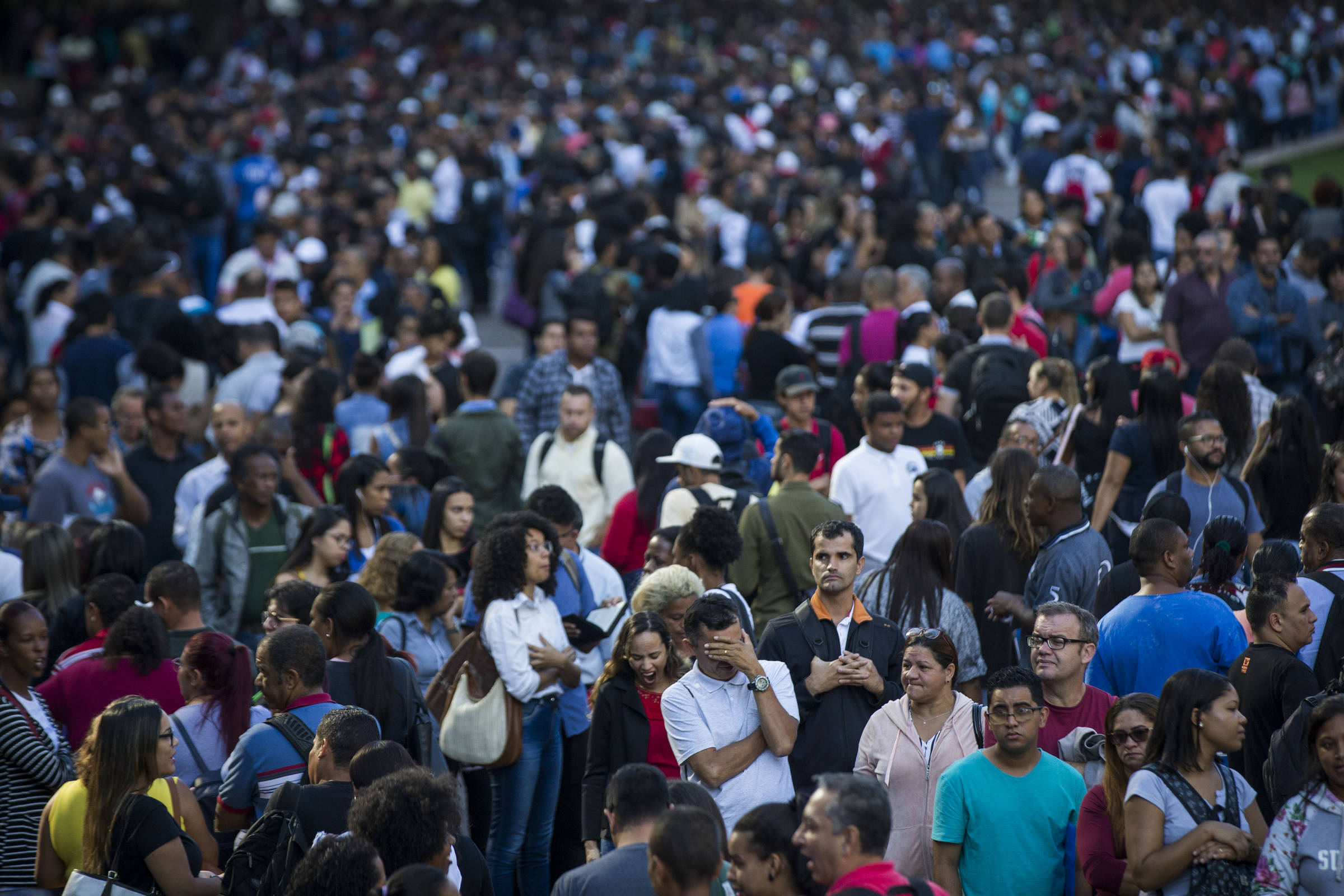 Desemprego sobe para 12,4%, e população subutilizada é recorde