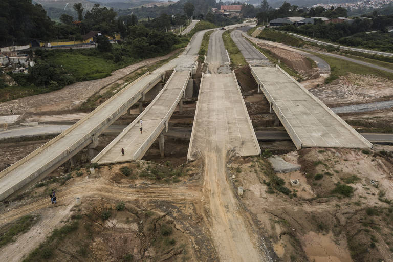 O anúncio do pente-fino no Rodoanel vem após uma série de crises dentro da Dersa que colocaram a empresa em xeque. No contexto da Lava-Jato, executivos da Dersa passaram a ser investigados por terem superfaturado obras e desviado recursos de indenizações.