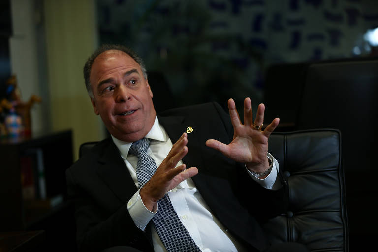 O líder do governo no Senado, senador Fernando Bezerra Coelho (MDB-PE), durante entrevista à Folha em seu gabinete