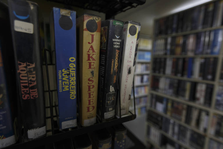 DVDs na locadora do edifício Copam, no centro de São Paulo