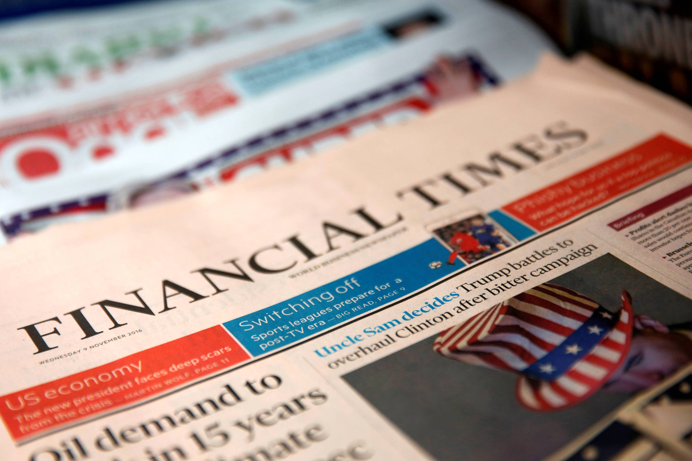 Financial times. Британская Financial times. The Financial times newspaper. Логотип Файнэншл Таймс.