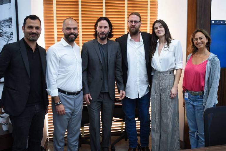 Alê Youssef (Secretário Municipal de Cultura de São Paulo), Bruno Covas (Prefeito de São Paulo), Keanu Reeves, Carl Erik Rinsch (diretor da série), Gabriela Roses (produtora) e Laís Bodanzky (diretora-presidente da Spcine)