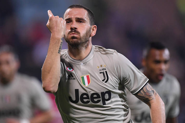 Leonardo Bonucci comemora gol pela Juventus contra o Cagliari