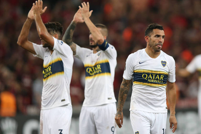 Jogadores do Boca Juniors agradecem o apoio dos torcedores que foram a Curitiba