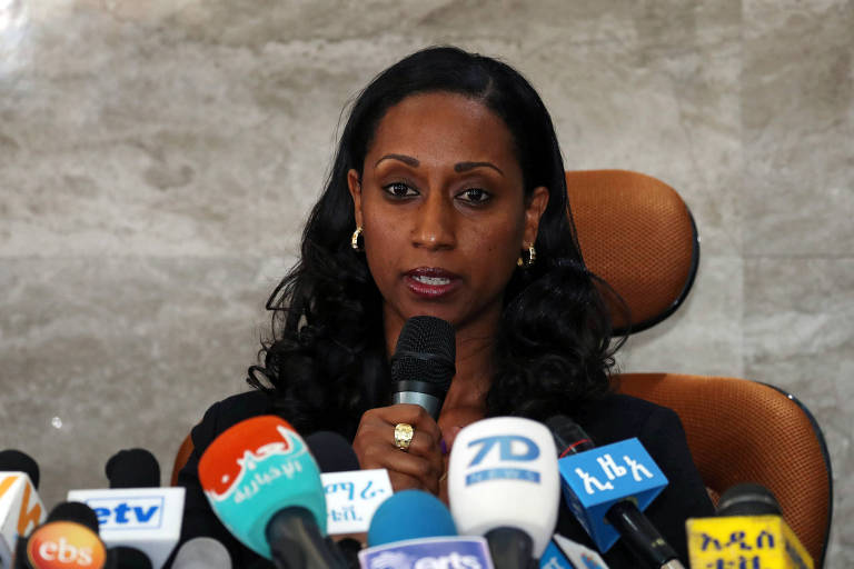 Relatório inicial isenta pilotos de culpa em queda de Boeing 737 MAX na Etiópia