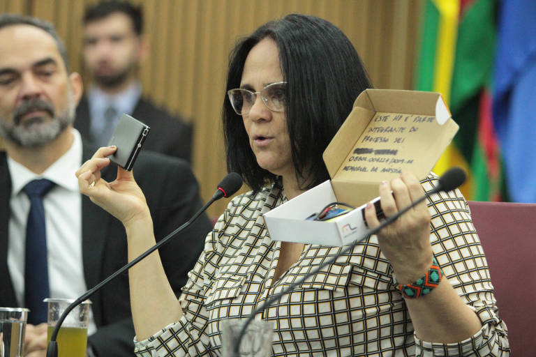 A ministra Damares Alves durante cerimônia de posse dos novos integrantes da Comissão de Anistia. Anúncio de mudanças que pretende fazer na comissão causou revolta entre anistiados