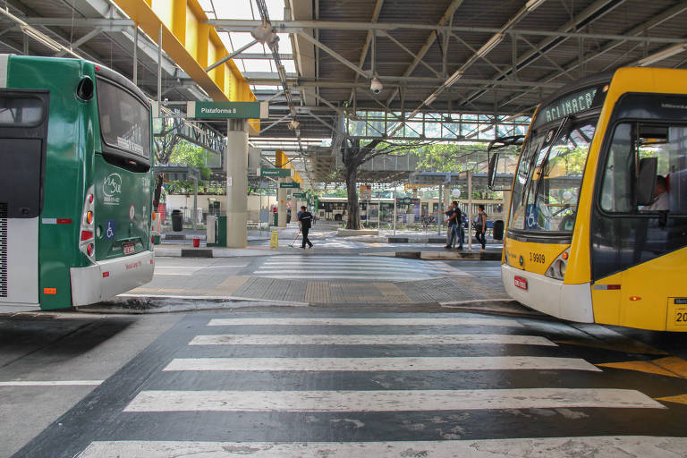 Em janeiro de 2019, Covas aumentou as passagens de ônibus de R$ 4 para R$ 4,30