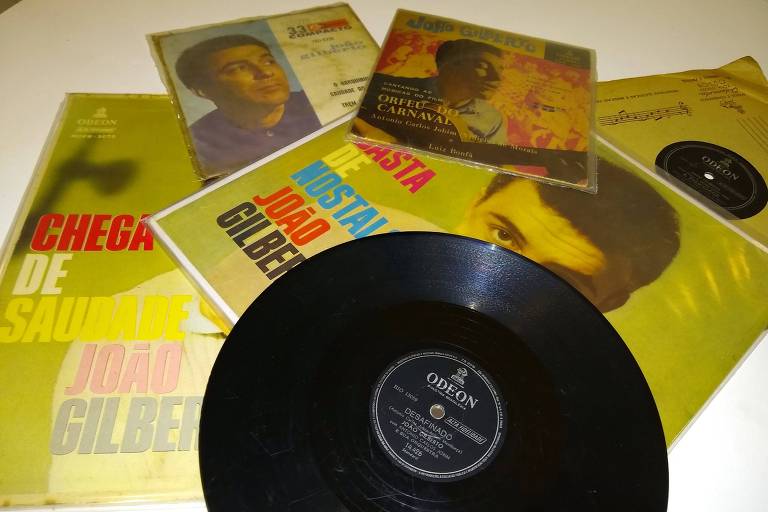 Discos originais de João Gilberto na Odeon entre 1958 e 1961, em diversos formatos e rotações