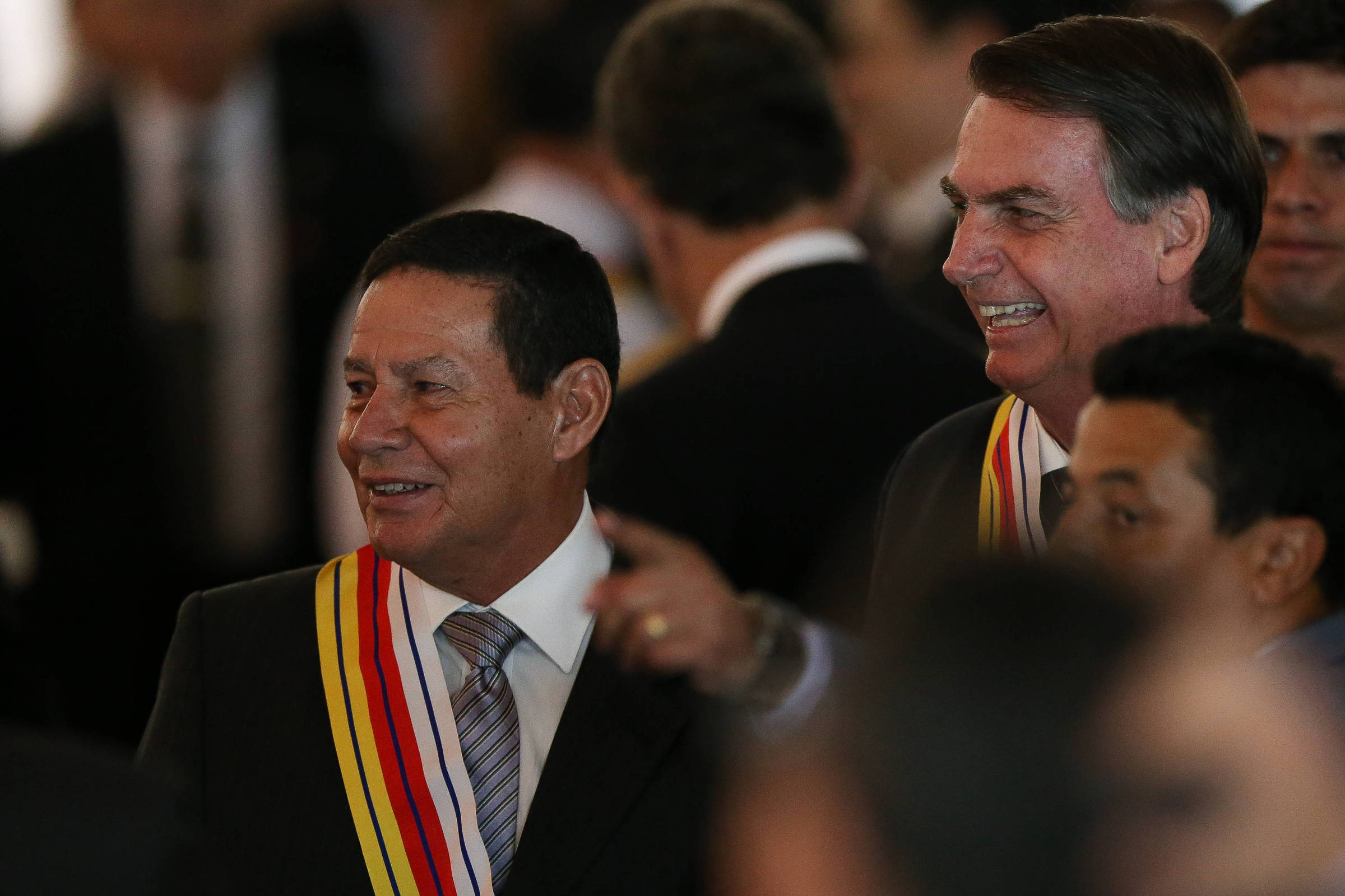 Se fosse presidente, escolheria 'outras pessoas' para trabalhar comigo, diz Mourão