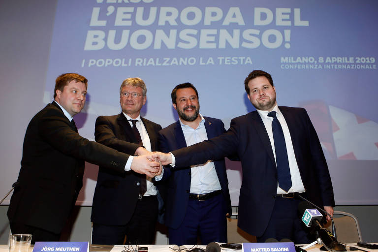 Matteo Salvini (terceiro, da dir. para a esq.) com representantes de partidos de ultradireita da Finlândia, Dinamarca e Alemanha no encontro em Milão
