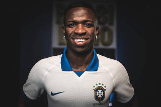 CAMISA BRANCA SELEÇÃO BRASILEIRA COPA AMERICA