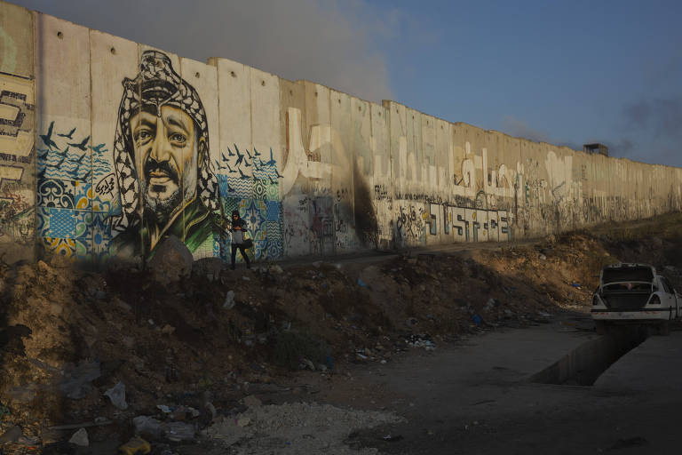 Trecho do muro construído por Israel que separa o país de Ramallah, na Cisjordânia