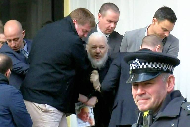Julian Assange deve ser extraditado para os EUA? NÃO