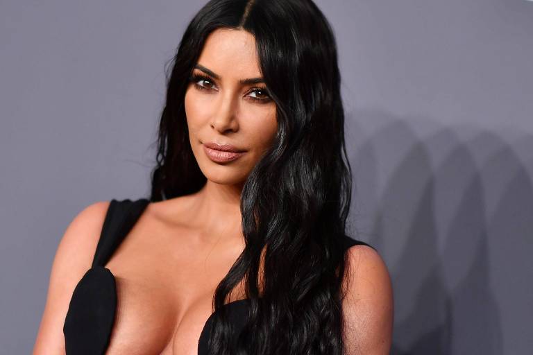 Kim Kardashian diz que começou a cursar direito após ajudar a reduzir pena de detentas