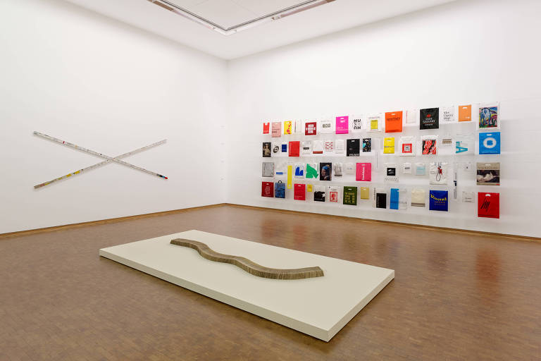 Vista da exposição 'Prêmio Wolfgang Hahn 2019', de Jac Leirner, no Museu Ludwig, em Colônia, na Alemanha