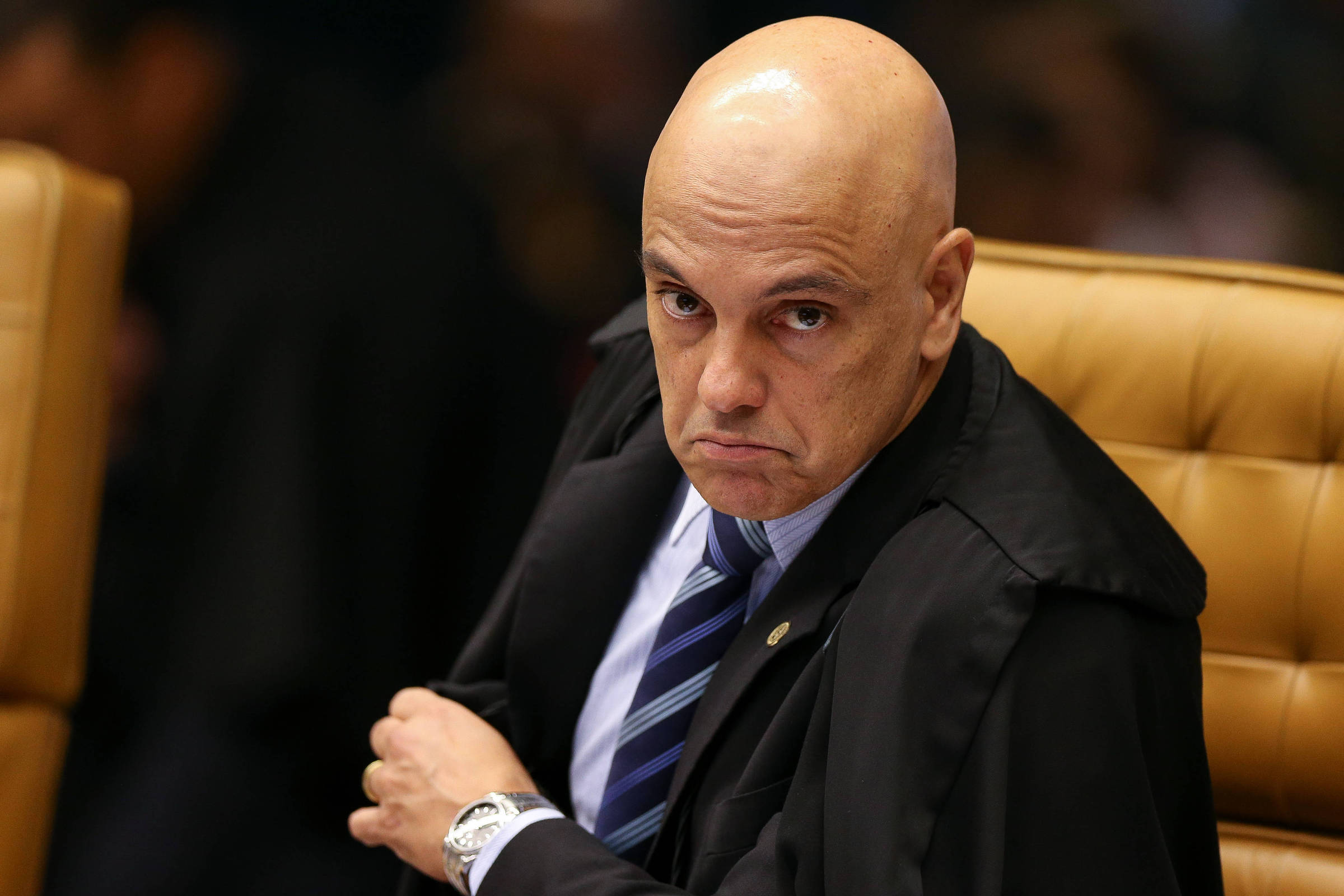 Alexandre de Moraes, do STF, rebate Bolsonaro e diz que lei protege minorias