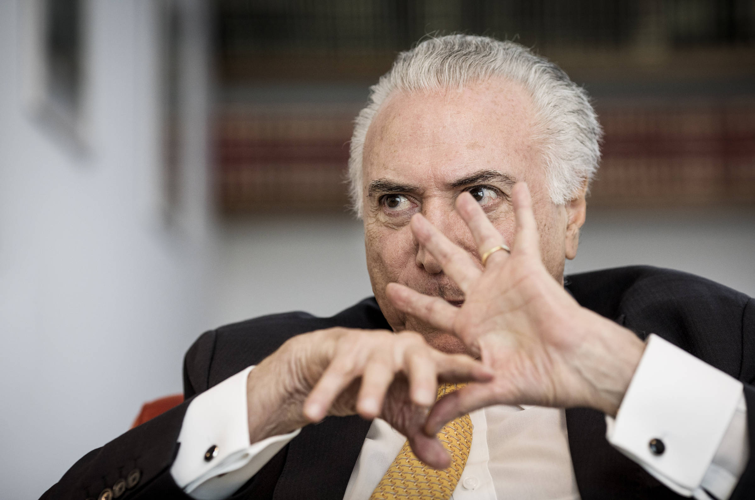 Militares procuraram Temer para reclamar de Dilma e PT antes do impeachment, diz entrevistador