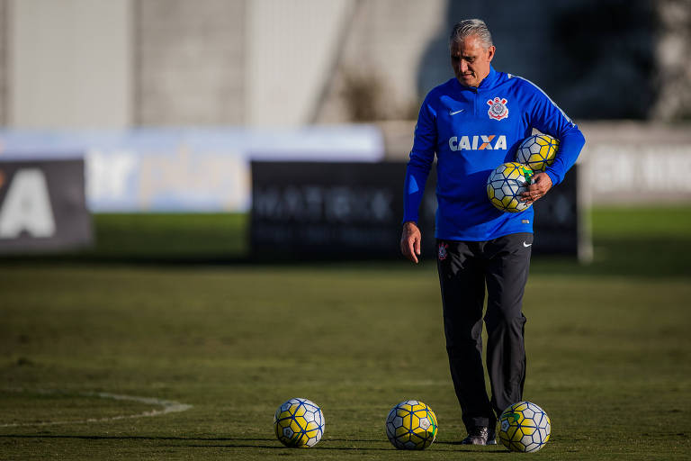 Tite comanda treino do Corinthians em 2016