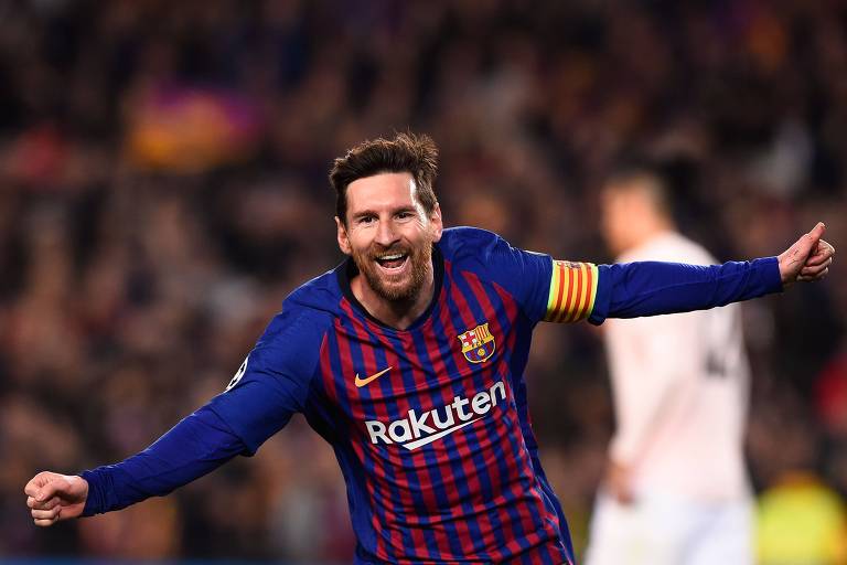 Messi comemora após fazer gol na partida contra o Manchester United