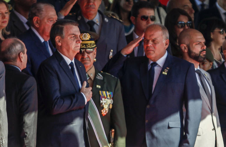 Bolsonaro durante solenidade comemorativa ao Dia do Exército no Comando Militar do Sudeste, em São Paulo