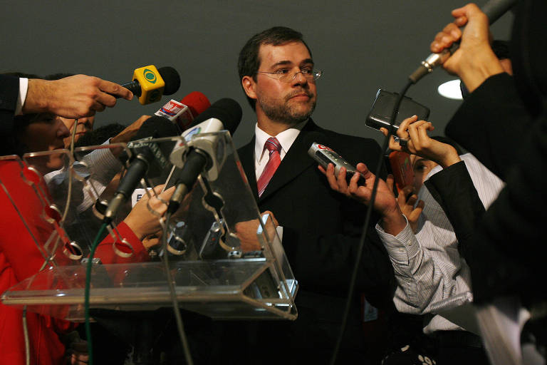 Então advogado-Geral da União, Toffoli dá entrevista no Palácio do Planalto, em janeiro de 2009, para explicar a ação do governo na defesa do então presidente Lula e da então ministra Dilma Rousseff no caso de notificação do TSE por propaganda eleitoral antecipada